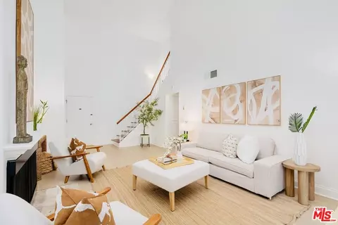 9314 Summertime Ln, Culver City, CA 90230