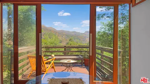 19520 Cave Way, Topanga, CA 90290