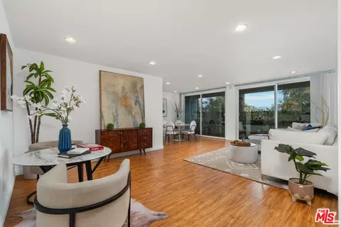4915 Tyrone Ave #203, Sherman Oaks, CA 91423