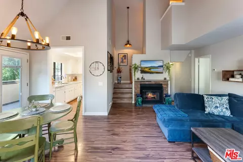 11300 Foothill Blvd #24, Sylmar, CA 91342