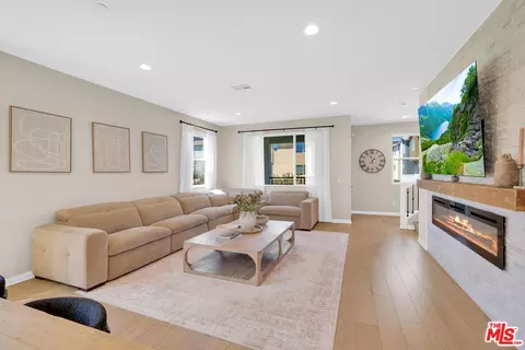 922 E 3rd St, Santa Ana, CA 92701 photo 9