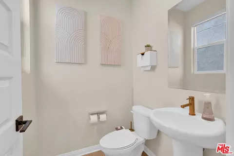 922 E 3rd St, Santa Ana, CA 92701 photo 23