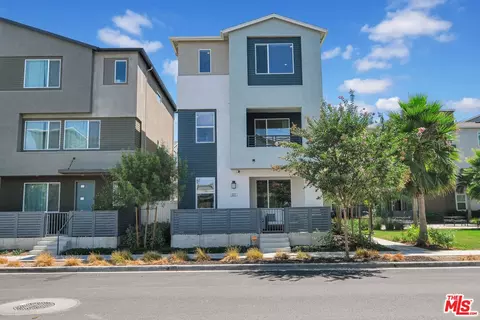 922 E 3rd St, Santa Ana, CA 92701