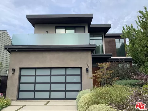 125 S Medio Dr, Los Angeles, CA 90049