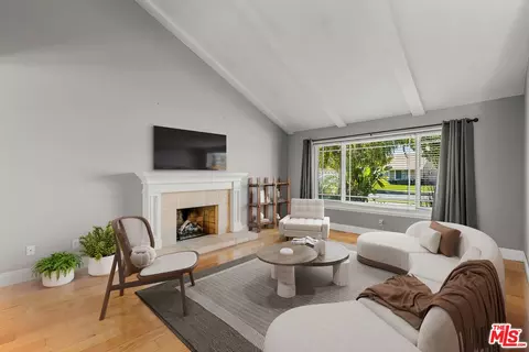 3791 Eucalyptus St, Simi Valley, CA 93063 photo 4