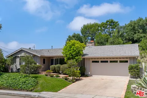 1053 Maroney Ln, Pacific Palisades, CA 90272