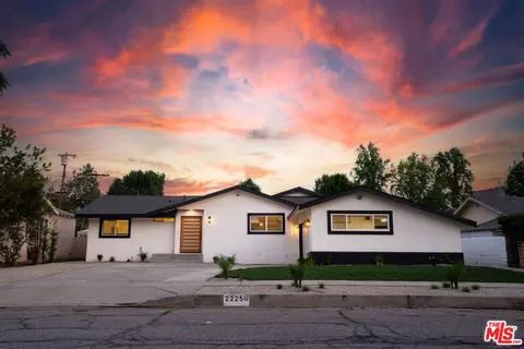 22250 Strathern St, Canoga Park, CA 91304