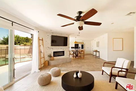 2425 Dusan St, Simi Valley, CA 93065
