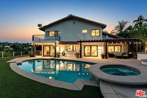 23306 Park Hacienda, Calabasas, CA 91302