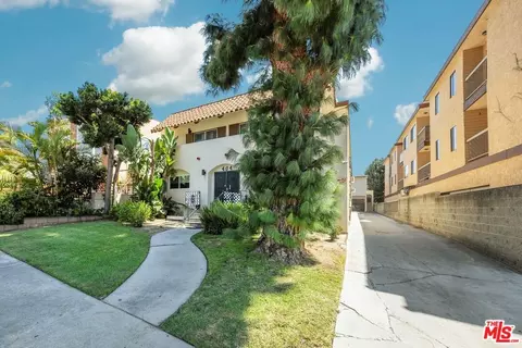 Exterior - 404 Porter St, Glendale, CA 91205 photo 2 of 10