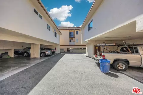 Exterior - 404 Porter St, Glendale, CA 91205 photo 4 of 10