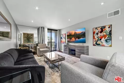 906 N Doheny Dr #309, West Hollywood, CA 90069