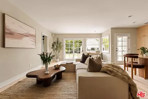 928 S Tremaine Ave, Los Angeles, CA 90019