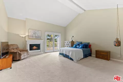 Bedroom - 3091 E Hillcrest Dr, Westlake Village, CA 91362 photo 2 of 4