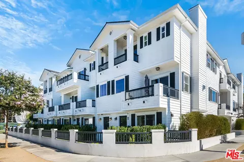 4840 Cleon Ave #108, North Hollywood, CA 91601