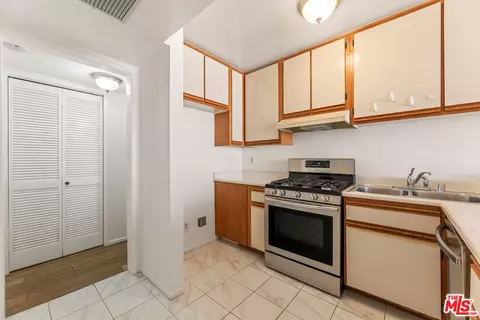 Other - 620 E Harvard Rd #H, Burbank, CA 91501 photo 4 of 13