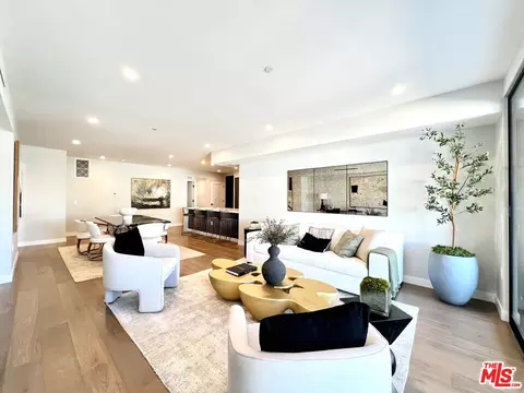 1017 N Croft Ave #302, Los Angeles, CA 90069