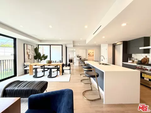 1017 N Croft Ave #303, Los Angeles, CA 90069