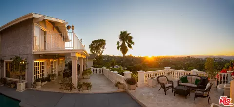 20967 Bandera St, Woodland Hills, CA 91364