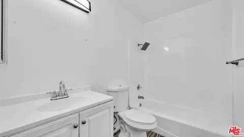 Bath - 223 S Acacia Ave # 211, Compton, CA 90220 photo 1 of 3