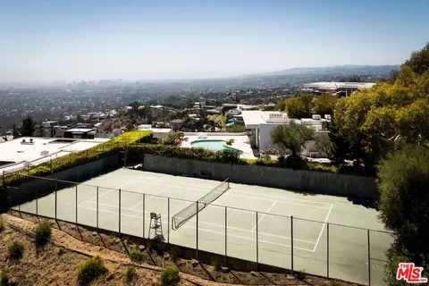 1628 Blue Jay Way, Los Angeles, CA 90069