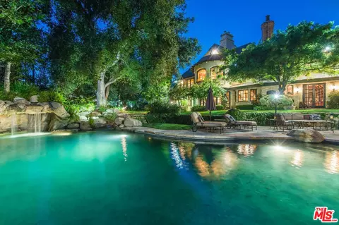 25010 Thousand Peaks Rd, Calabasas, CA 91302