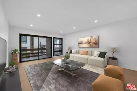 7740 Redlands St #M1077, Playa Del Rey, CA 90293