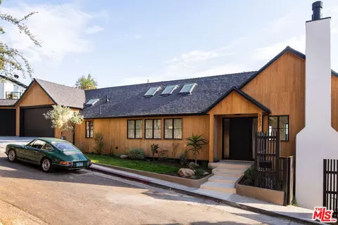 5693 Spreading Oak Dr, Los Angeles, CA 90068
