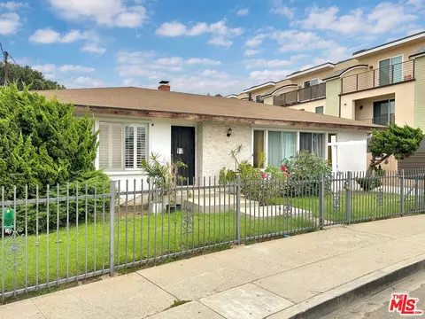 11830 Manor Dr #A, Hawthorne, CA 90250