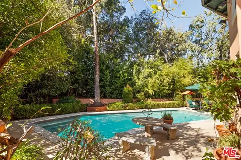 Exterior - 1205 Arden Rd, Pasadena, CA 91106 photo 4 of 5