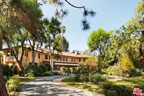 1205 Arden Rd, Pasadena, CA 91106