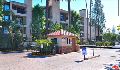 5510 Owensmouth Ave #313, Woodland Hills, CA 91367
