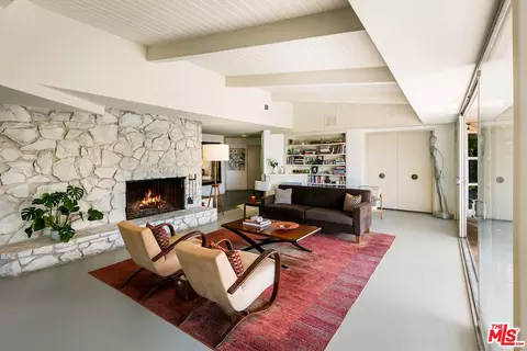 11556 Bellagio Rd, Los Angeles, CA 90049