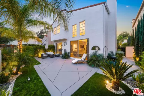 4392 Park Paloma, Calabasas, CA 91302