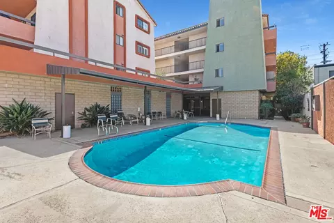 Exterior - 5001 E Atherton St #203, Long Beach, CA 90815 photo 8 of 8