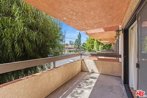 Exterior - 5001 E Atherton St #203, Long Beach, CA 90815 photo 2 of 8