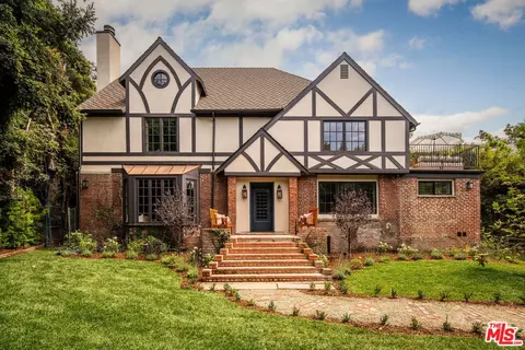 2246 N Edgemont St, Los Angeles, CA 90027