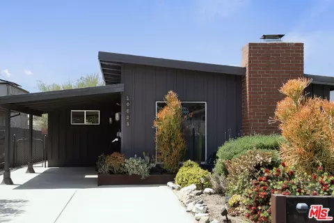 10623 Woodward Ave, Sunland, CA 91040