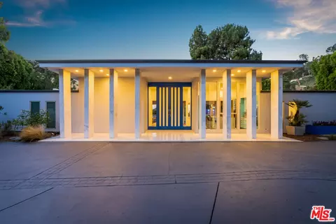 7979 Mulholland Dr, Los Angeles, CA 90046