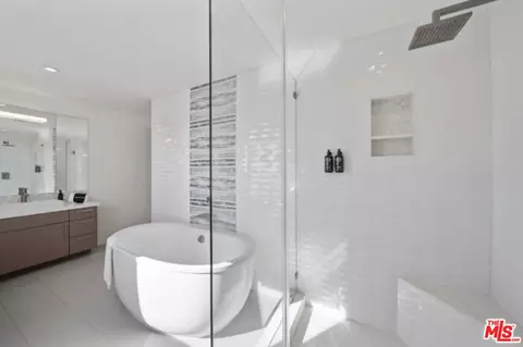 Bath - 3004 Sequit Dr, Malibu, CA 90265 photo 2 of 10