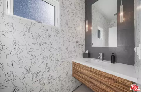 Bath - 3004 Sequit Dr, Malibu, CA 90265 photo 10 of 10
