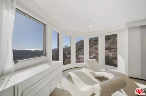 Bedroom - 3004 Sequit Dr, Malibu, CA 90265 photo 5 of 15