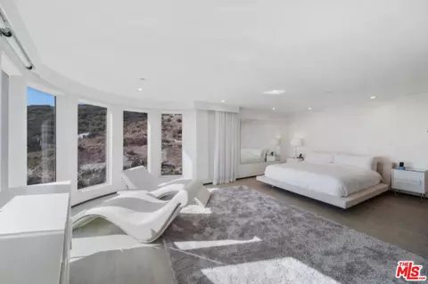 Bedroom - 3004 Sequit Dr, Malibu, CA 90265 photo 4 of 15