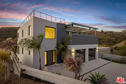 Exterior - 3004 Sequit Dr, Malibu, CA 90265 photo 3 of 9