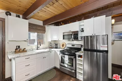 2074 1st Ln, Big Bear City, CA 92314 photo 4