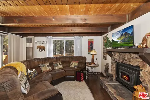 2074 1st Ln, Big Bear City, CA 92314 photo 5