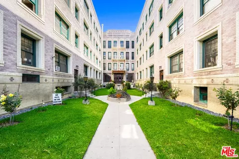 2121 James M Wood Blvd #120, Los Angeles, CA 90006