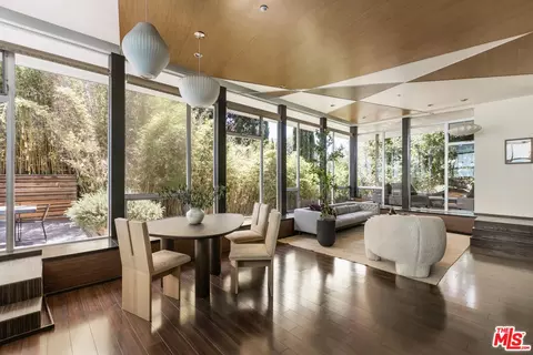 1869 Kaweah Dr, Pasadena, CA 91105