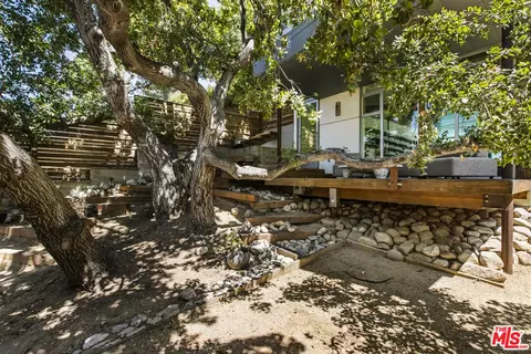 1869 Kaweah Dr, Pasadena, CA 91105 photo 38