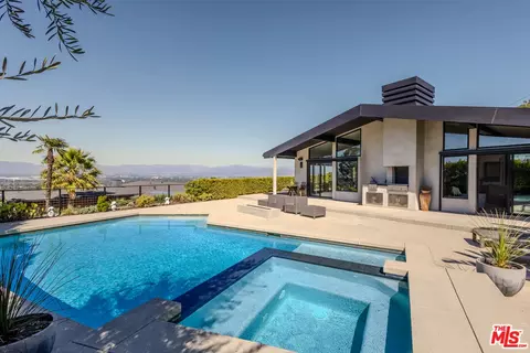 4326 Coronet Dr, Encino, CA 91316